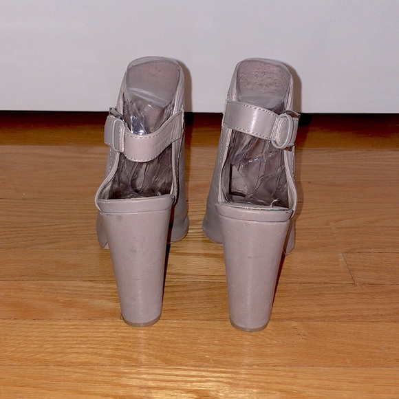 Vince Camuto Vamelia Open Toe Heel - Picture 3 of 4